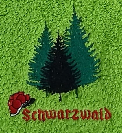 Frotteebox Gästehandtuch Motiv Schwarzwald 50x30cm mit Stickerei Tannenbäume und Bollenhut (weiß)