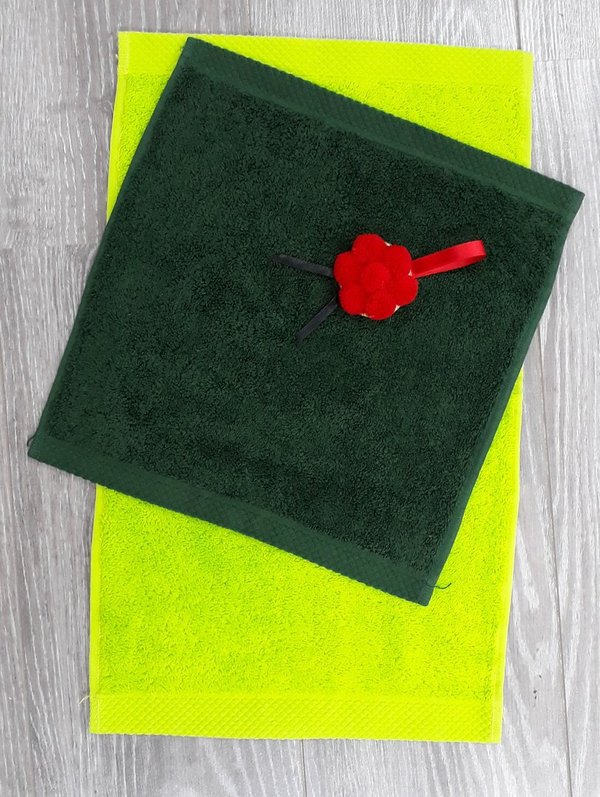 Frotteebox Geschenk Set Schwarzwald Herz geformt aus Gästetuch hellgrün + Seifentuch