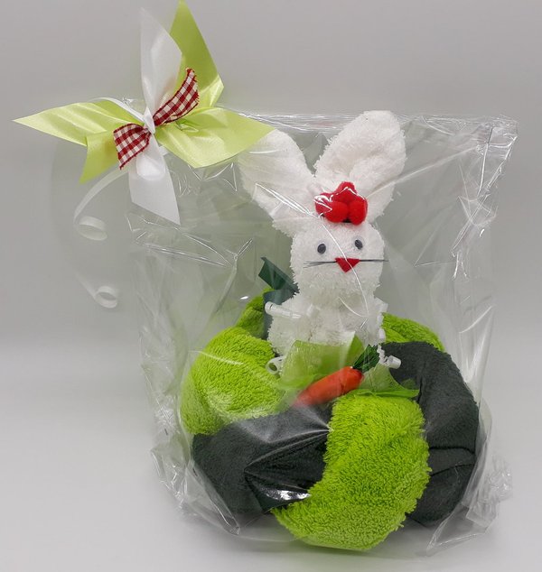 Frotteebox Geschenk Set Schwarzwald Hase im Nest handgeformt aus 2x Gästetuch + 1x Waschhandschuh