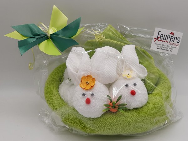 Frotteebox Geschenk Set Hasen im Nest in Handarbeit geformt aus 1x Handtuch grün + 2x Gästetuch